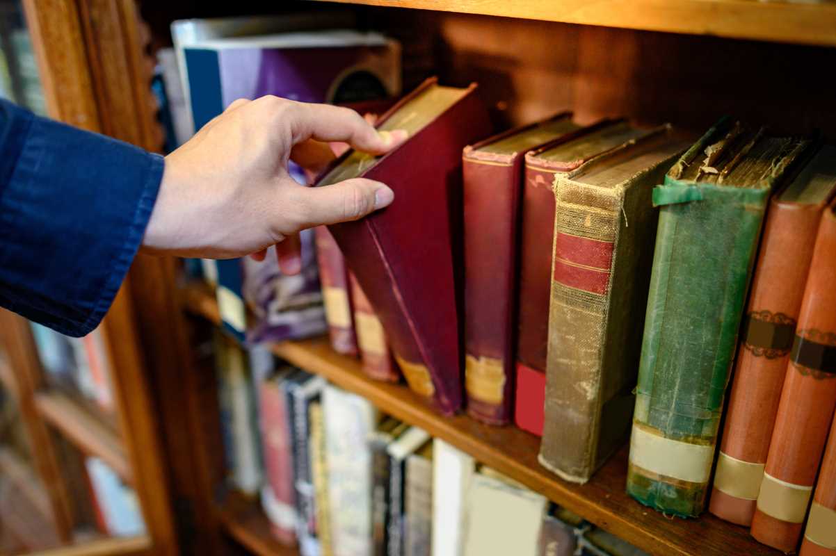 13 Online Resources for Finding Discount Textbooks