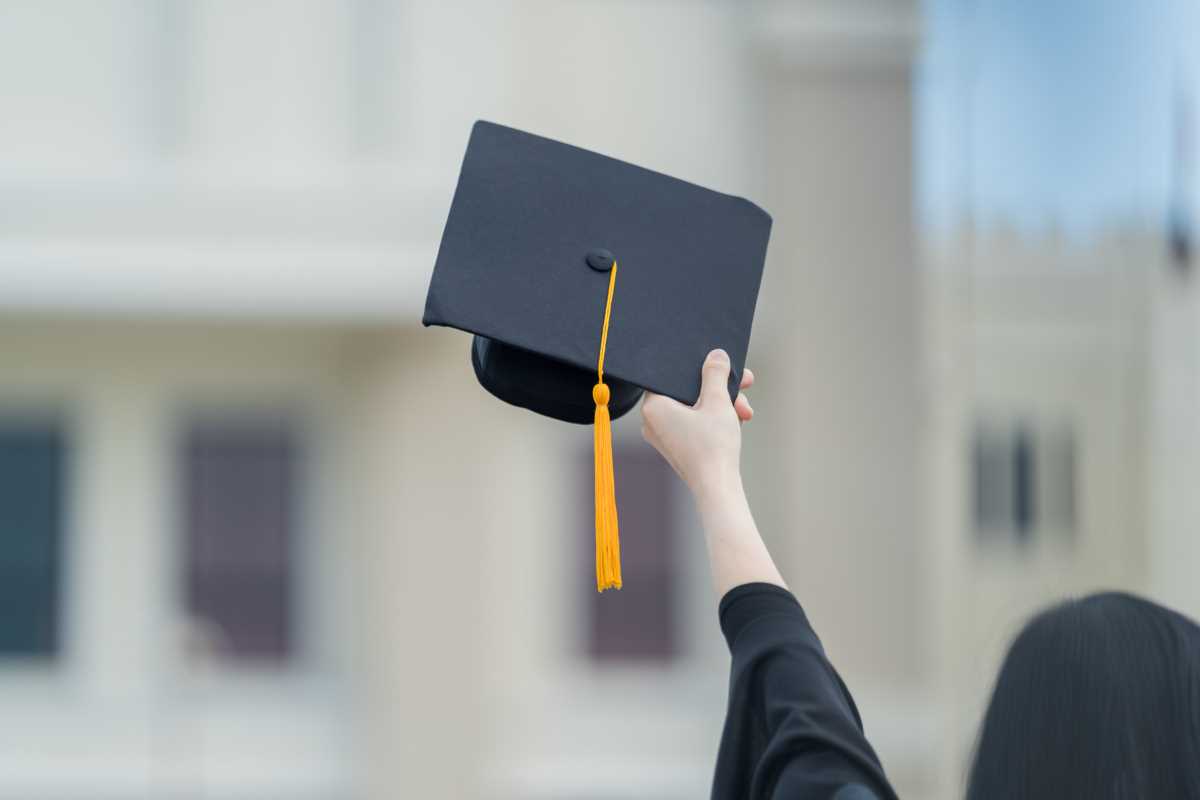 9 Strategies for Graduating Debt Free